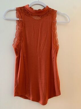 Sleeveless Lace-Trim Mock Neck Tank Top - Rust